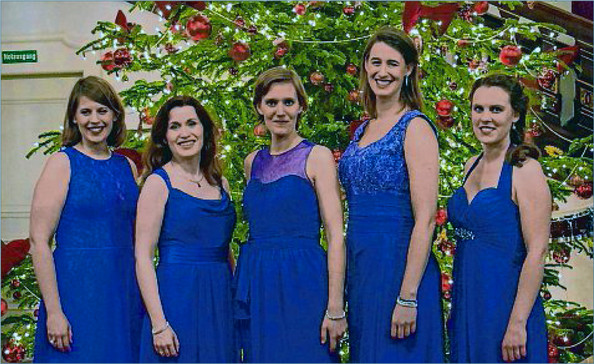 Anne-Christine-Wemekamp, Maria Goetze, Marjolein Stots, Marjolein Verburg und Indra van de Bilt (v. l.) sind Wishful Singing. (SZ-Foto: Ann Kathrin Berge)