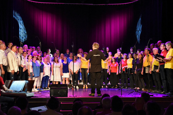 Singsation meets Cantarelli: 'Weihnachten in der Welt' - Eröffnungskonzert zur 13. Bad Berleburger WeihnachtsZeitreise