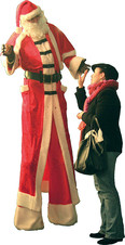 Die Weihnachtsgiganten - Engel & Weihnachtsmann - von Corpus-Titanium begrüßen Sie bei 2,70 m Scheitelhöhe. (Foto: Corpus-Titanium)