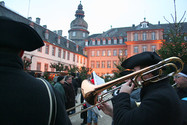 Just Friends Blechbläserensemble auf dem Schlosshof (Foto: Christian Völkel)