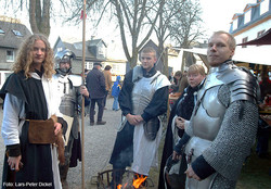 Im Schlossgarten entführen Gaukler, Musiker und Marketender in ein mittelalterliches Ambiente. (Foto: Lars-Peter Dickel)