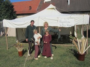 Bogenbauworkshop für Kinder (Foto: Familie Wysk)