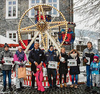 Die Siegener Zeitung war nicht nur mit einem Stand vor Ort. Auch ein tolles Fahrgeschäft hatten die Mitarbeiter der Heimatzeitung um Dieter Rama zur Freude der jüngeren Zeitreisenden mitgebracht. (SWA-Foto: Boris Edelmann)