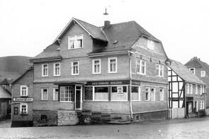 Historische Bildergalerie: Das alte Sparkassengebäude (Foto: Krafftzig)