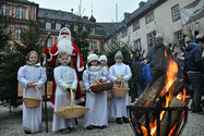 Nikolaus mit Engelchen (Foto: Carsten Mosch)