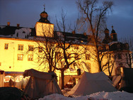 WeihnachtsZeitreise 2010 war erneut ein voller Erfolg: Das beleuchtete Schloss Berleburg. (WP-Foto: Lena Siegel)