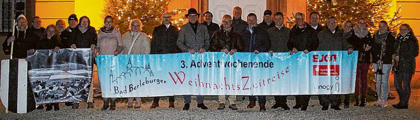 Die Verantwortlichen, Helfer und Sponsoren stellten gestern Abend das Programm zur insgesamt 13. Auflage der Weihnachts-Zeitreise in Bad Berleburg vor. (SZ-Foto: Timo Karl)