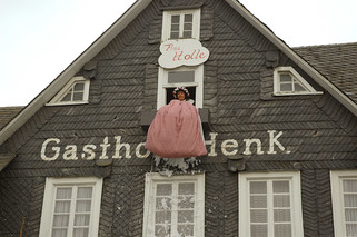 Weihnachtsmarkt Arfeld - Frau Holle (Foto: Carsten Mosch)