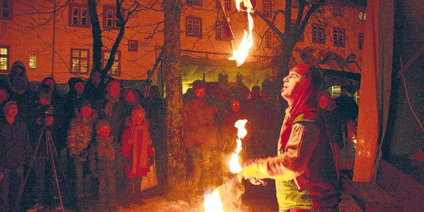 Feuer und Flamme für die Weihnachtszeitreise: Auch in diesem Jahr tritt die Veranstaltergemeinschaft wieder mit einem Mix aus Bewährtem und einigen Neuerungen auf. (SZ-Archivfoto: Björn Weyand)