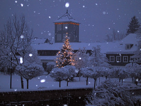 Winterimpressionen vom Bad Berleburger Marktplatz (Foto: Rikarde Riedesel)