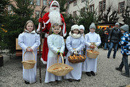 Nikolaus mit Engelchen (Foto: Carsten Mosch)