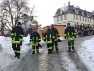 Impressionen vom Goetheplatz - Hilfskräfte der Freiwilligen Feuerwehr (Foto: Rikarde Riedesel)