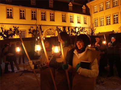 Die Atmosphäre der WeihnachtsZeitreise ist einmalig. Am dritten Adventwochenende zieht die Veranstaltung tausende Besucher in ihren Bann. (SZ-Foto: Archiv)