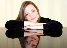 Die junge Pianistin Yevgeniya Schott (Foto: meinpianoabend.de)