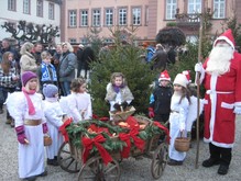 Impressionen vom Schlosshof - Nikolaus und Engel (Foto: Jürgen Reinhard)