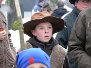 Impressionen vom Schlossgarten - Staunender Junge (Foto: Rikarde Riedesel)