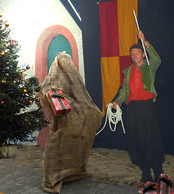 'Narrateau' und der entlaufene Weihnachtsmannsack mit einem sprechenden Geschenk (Foto: Narrateau)
